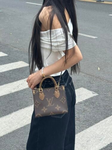 Louis VuittonONTHEGO BB photo review