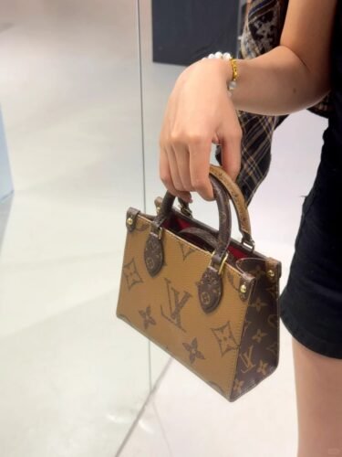 Louis VuittonONTHEGO BB photo review